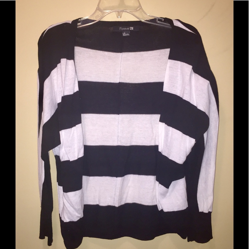 Forever 21 3/4 sleeve B&W striped cardigan 🖤